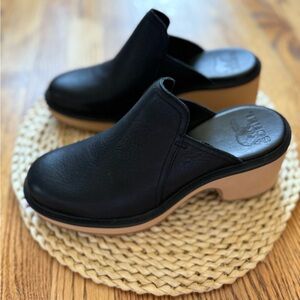 Sorel Women's Hi-Line Heel Mule Boots
black leather us7